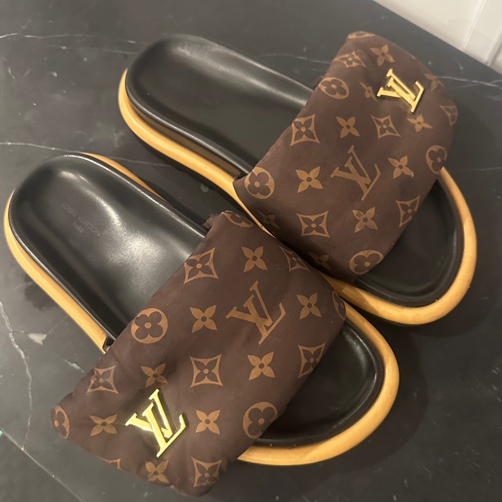 Louis Vuitton monogram Pool Pillow Flat Comfort Mule